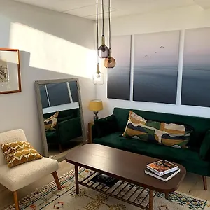 https://elegant-3-pieces.hotels-rhonealpes.com