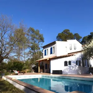 https://superbe-studio-en-duplex-independant.fr-provencehotel.com