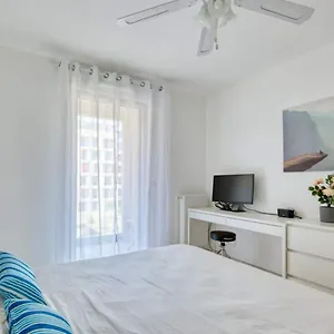 https://moderne-calme-proche-centre-parking-box.fr-provencehotel.com